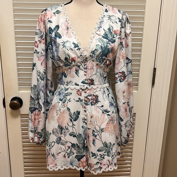 142. Luxxel No Love Lost Floral, Crochet Romper with Pockets, Size Large, NWT - Picture 5 of 17